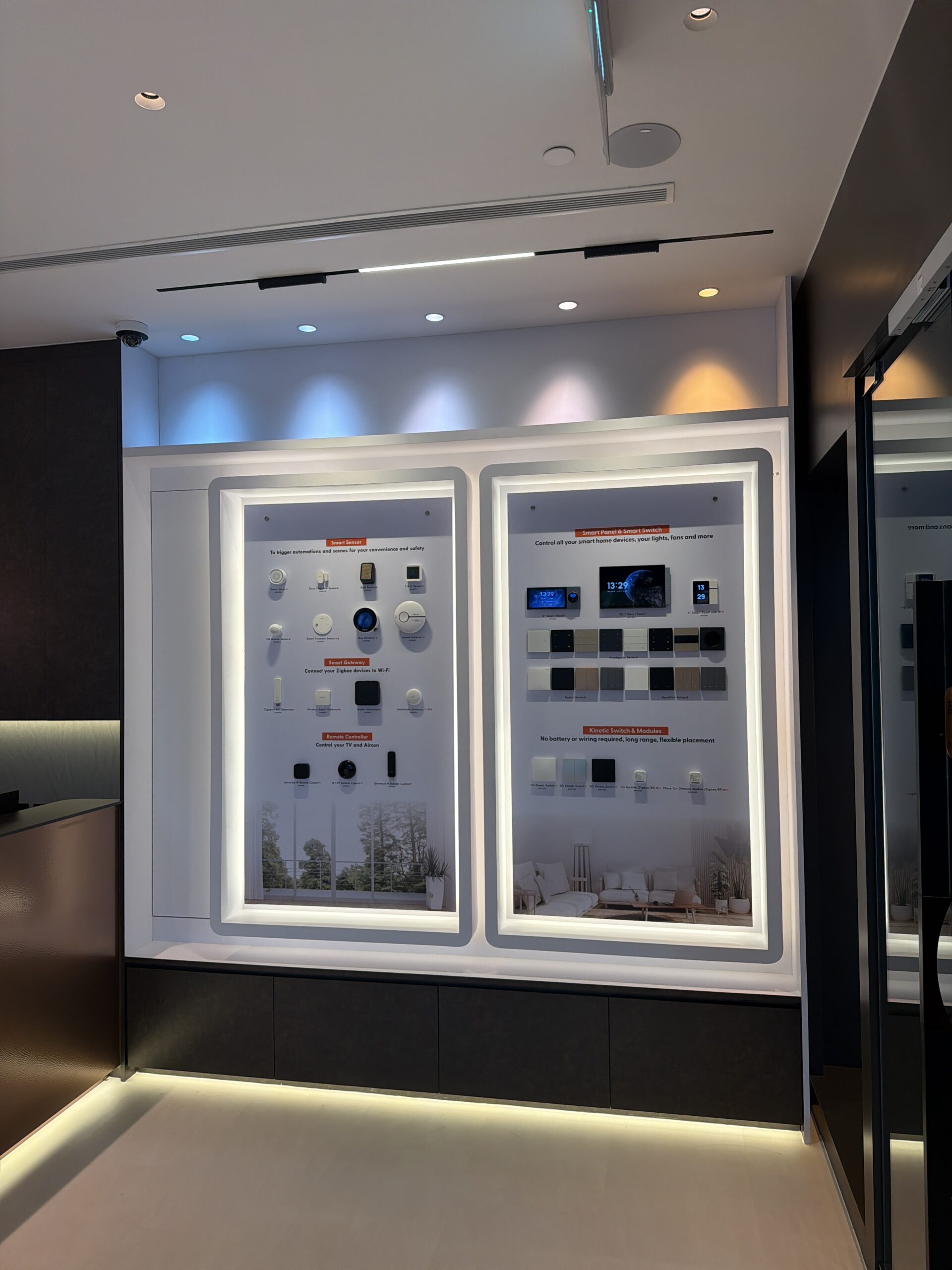 MÖWE Smart Home Showroom Front Display