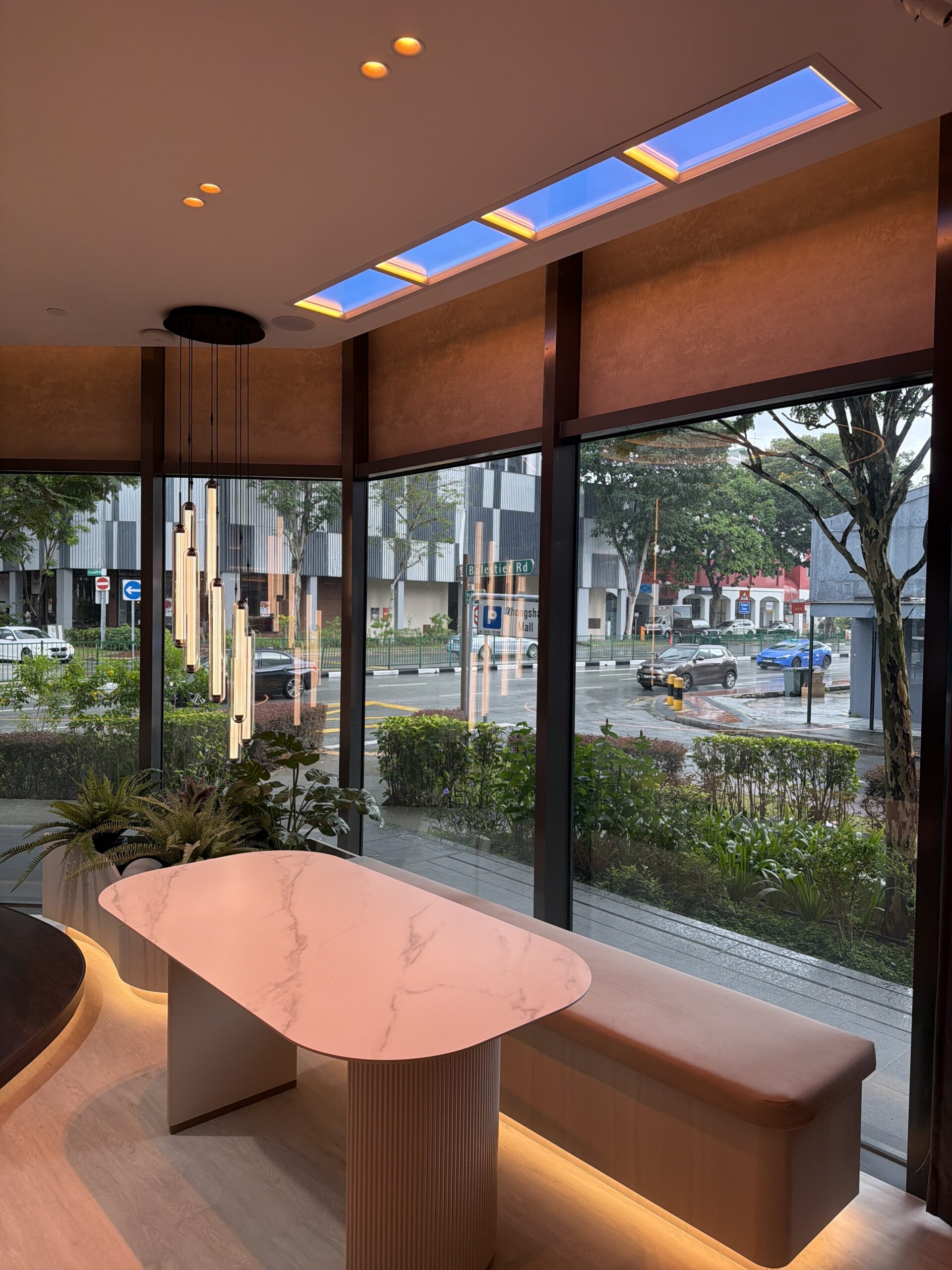 MÖWE Dining Area Smart Home Display